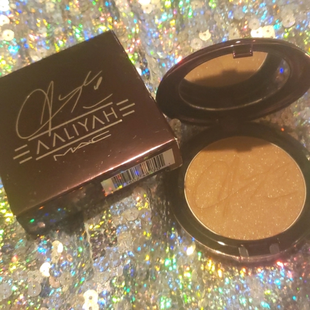 🌟HP🌟❇️BABY GIRL MAC Cosmetics x Aaliyah DISCONTINUED Bronzer NWT - Picture 6 of 7